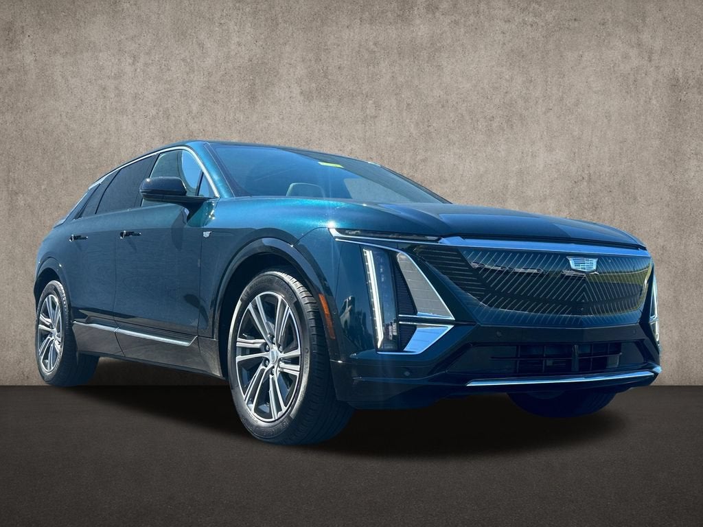 2024 Cadillac LYRIQ Luxury 2 in Emerald Lake Metallic — front three-quarter view